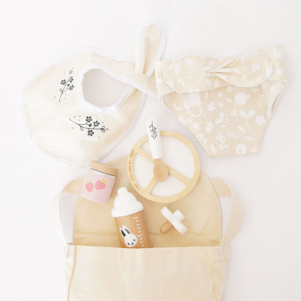 Doll Nursing Set | Le Toy Van