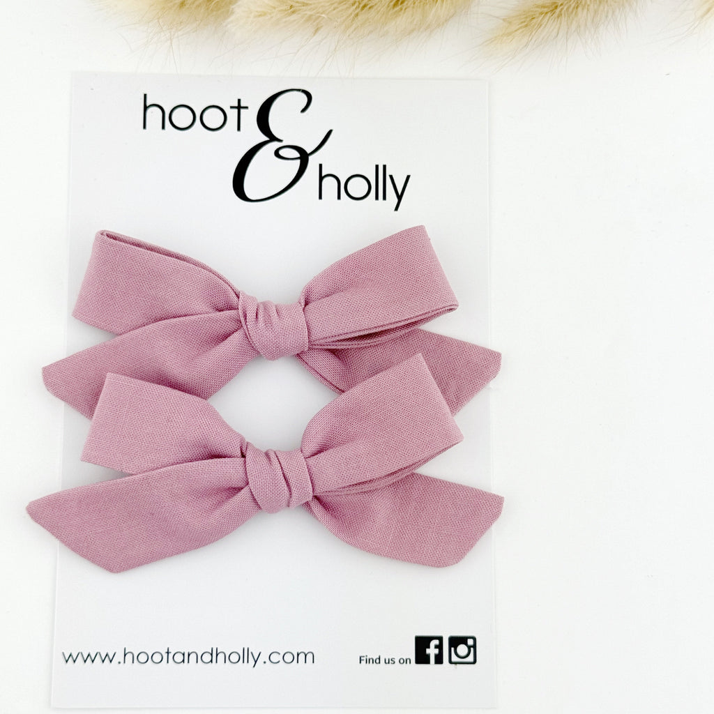 2 pink bows on hoot and holly card